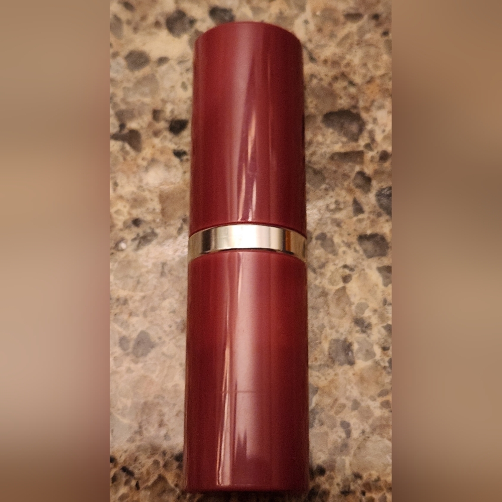 Clinique Love Pop Lipstick in Rich Red